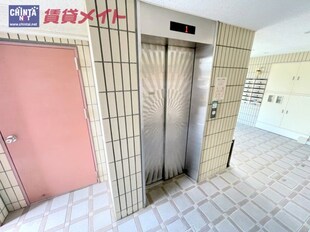 富田浜駅 徒歩5分 2階の物件外観写真